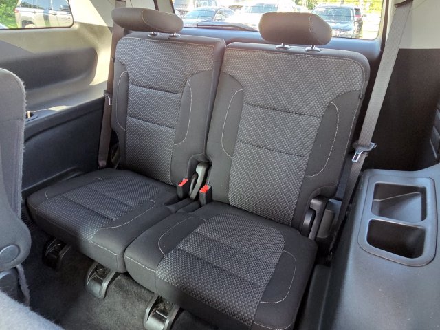 Used 2021 GMC Acadia SLE w/ Driver Convenience Package FWD image 13