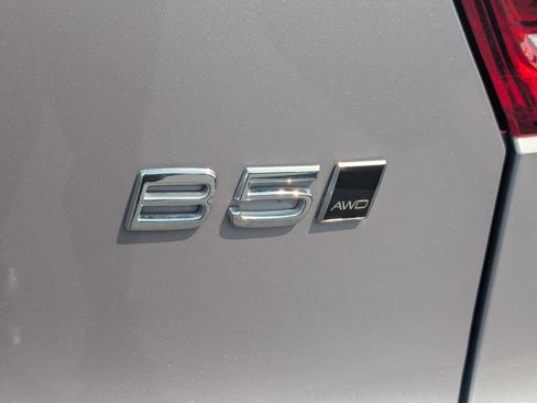 Certified 2026 Volvo XC40 B5 Plus AWD/4WD image 13