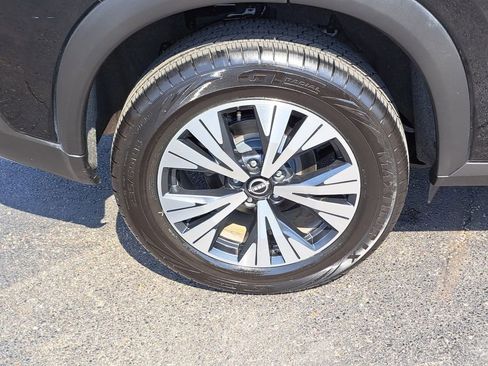 Used 2023 Nissan Rogue SV AWD/4WD image 6