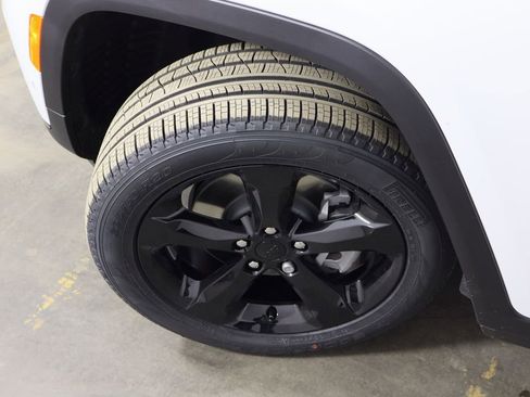 New 2025 Jeep Grand Cherokee L Limited image 50