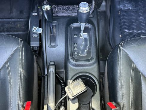 Used 2016 Jeep Wrangler Unlimited Rubicon AWD/4WD image 30