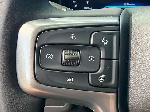 Used 2023 Chevrolet Suburban Z71 w/ Luxury Package AWD/4WD image 39