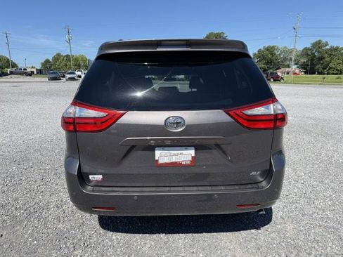 Used 2015 Toyota Sienna XLE Premium FWD image 7