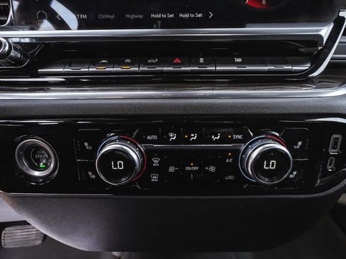 Used 2023 GMC Sierra 1500 Elevation image 28