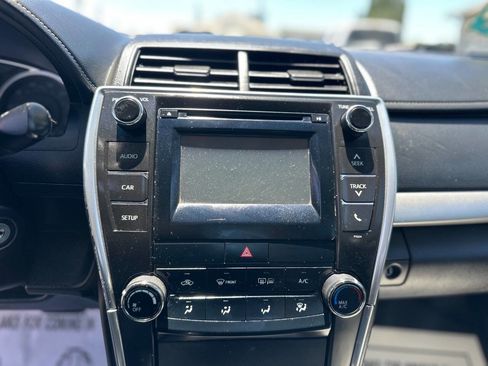 Used 2016 Toyota Camry SE FWD image 11