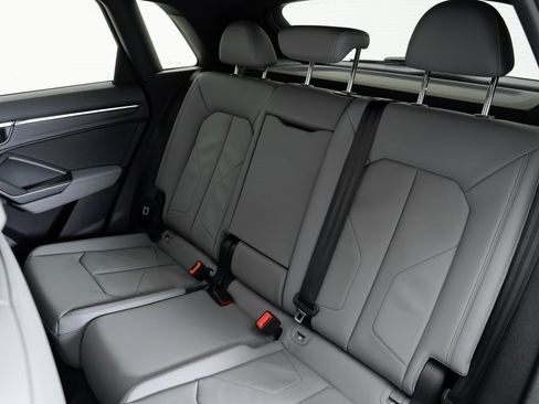 Certified 2024 Audi Q3 2.0T Premium image 28