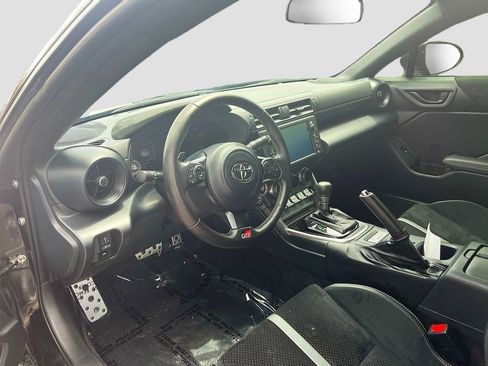 Used 2022 Toyota GR86 Premium w/ ALL Weather Mat Package (TMS) RWD image 9