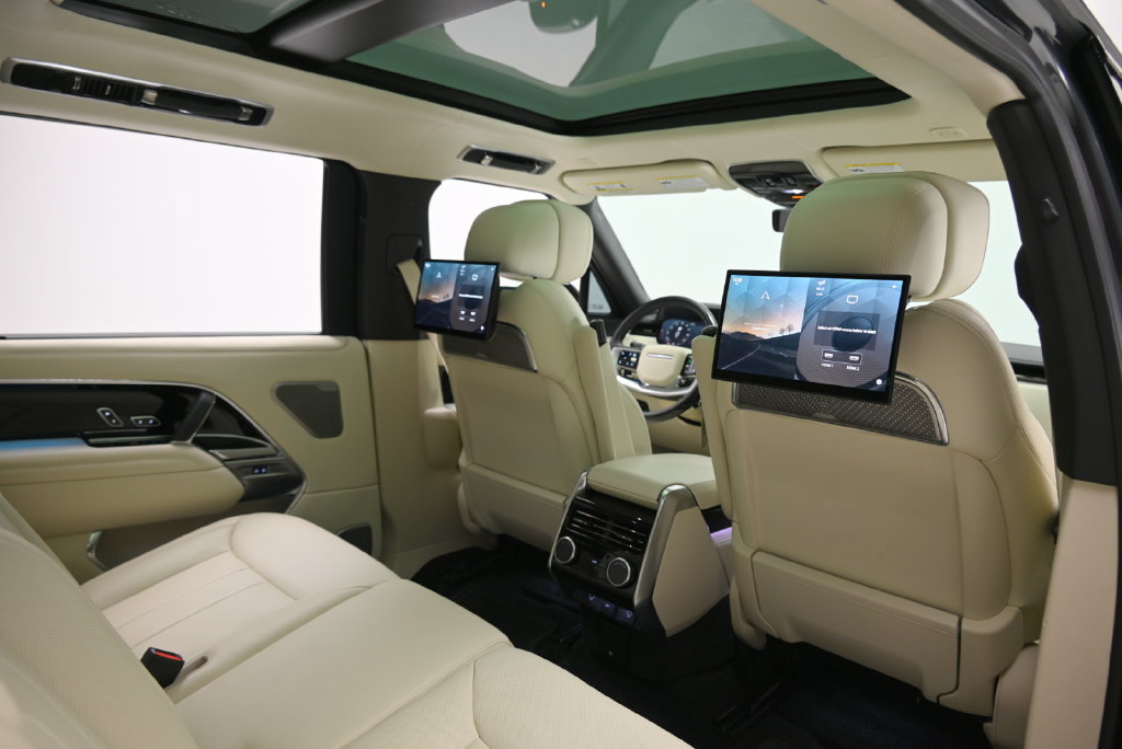 Used 2025 Land Rover Range Rover Long Wheelbase Autobiography AWD/4WD image 20