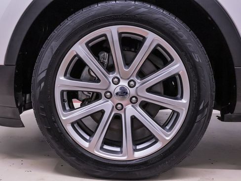 Used 2017 Ford Explorer Limited image 29