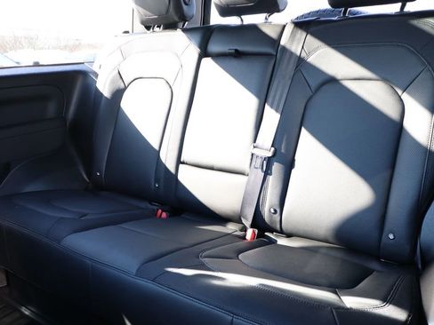 Used 2023 Land Rover Defender 90 X-Dynamic SE image 43