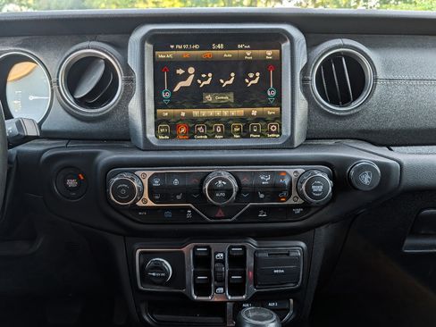 Used 2023 Jeep Wrangler Unlimited Sahara w/ Cold Weather Group AWD/4WD image 29