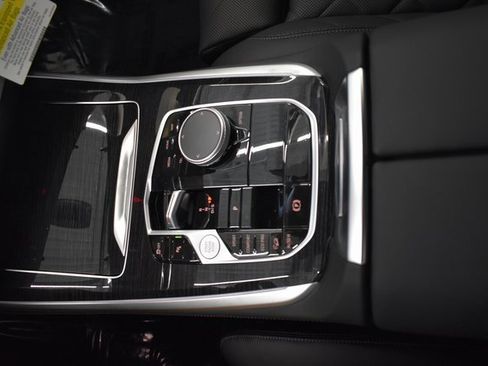 New 2026 BMW X5 xDrive40i w/ M Sport Package image 32