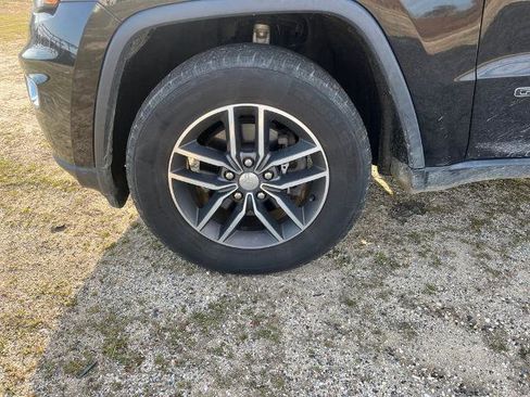 Used 2018 Jeep Grand Cherokee Limited image 4