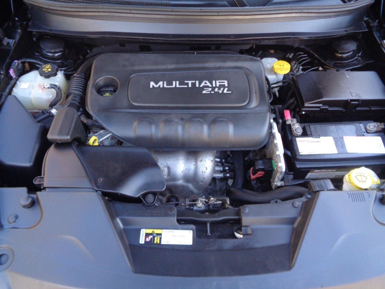 Used 2015 Jeep Cherokee Sport FWD image 9