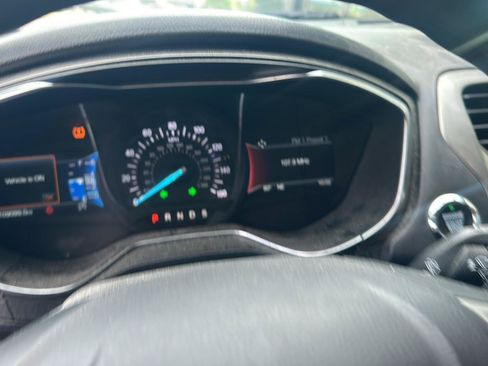 Used 2017 Ford Fusion SE w/ Fusion SE Technology Package FWD image 13