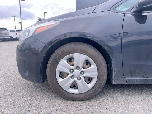 Used 2018 Kia Forte LX image 11