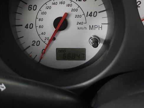 Used 2002 Toyota MR2 image 17