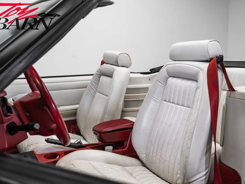 Used 1992 Ford Mustang GT RWD image 30