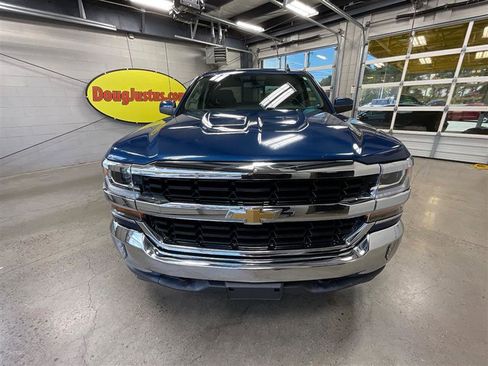 Used 2018 Chevrolet Silverado 1500 LT w/ All Star Edition AWD/4WD image 8