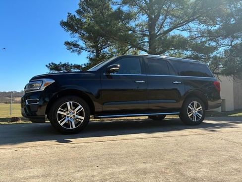Used 2023 Ford Expedition Max Limited image 13