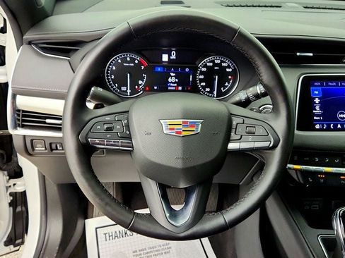 Used 2023 Cadillac XT4 Premium Luxury AWD/4WD image 12
