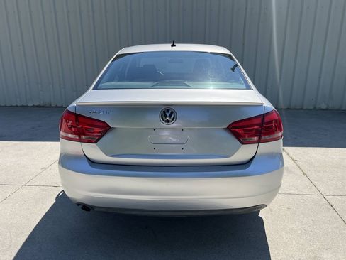 Used 2013 Volkswagen Passat 2.5 S FWD image 4