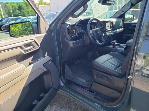 Used 2025 Chevrolet Silverado 1500 ZR2 AWD/4WD image 9