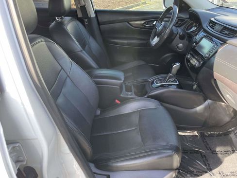 Used 2017 Nissan Rogue SL w/ SL Premium Package FWD image 48