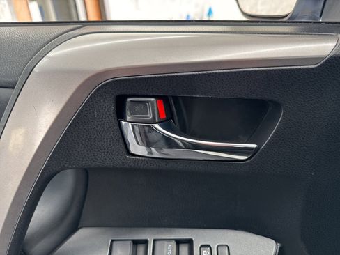 Used 2016 Toyota RAV4 XLE image 39