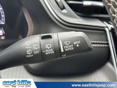 Used 2023 Jeep Grand Cherokee Altitude AWD/4WD image 33