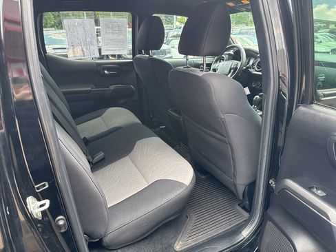 Used 2023 Toyota Tacoma TRD Off-Road image 51