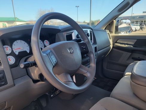 Used 2009 Dodge Ram 2500 Truck SXT image 6