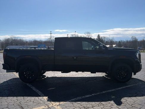 New 2026 GMC Sierra 2500 AT4 image 4