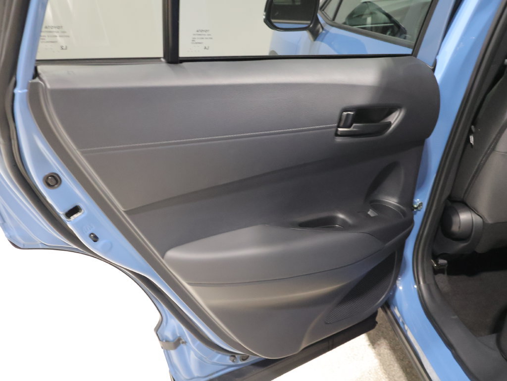 Used 2026 Toyota Corolla Cross LE AWD/4WD image 19