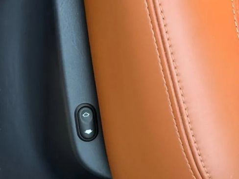 Used 2018 Jaguar F-PACE Portfolio image 15