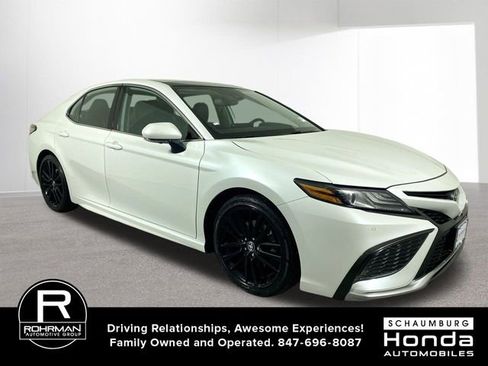 Used 2021 Toyota Camry XSE image 3