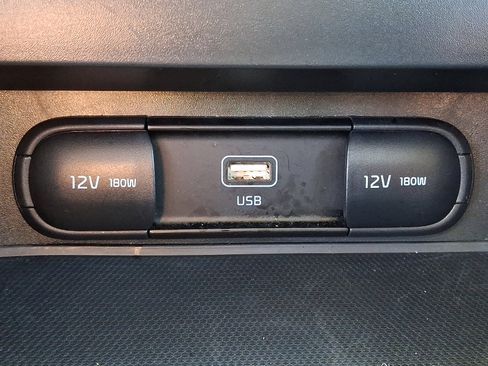Used 2025 Kia Soul LX w/ LX Technology Package FWD image 24