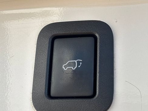 Used 2015 Toyota Highlander Limited image 34