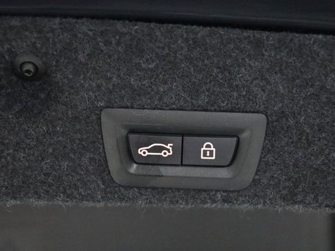 Used 2015 BMW 550i xDrive M Sport Executive Package 4dr image 33