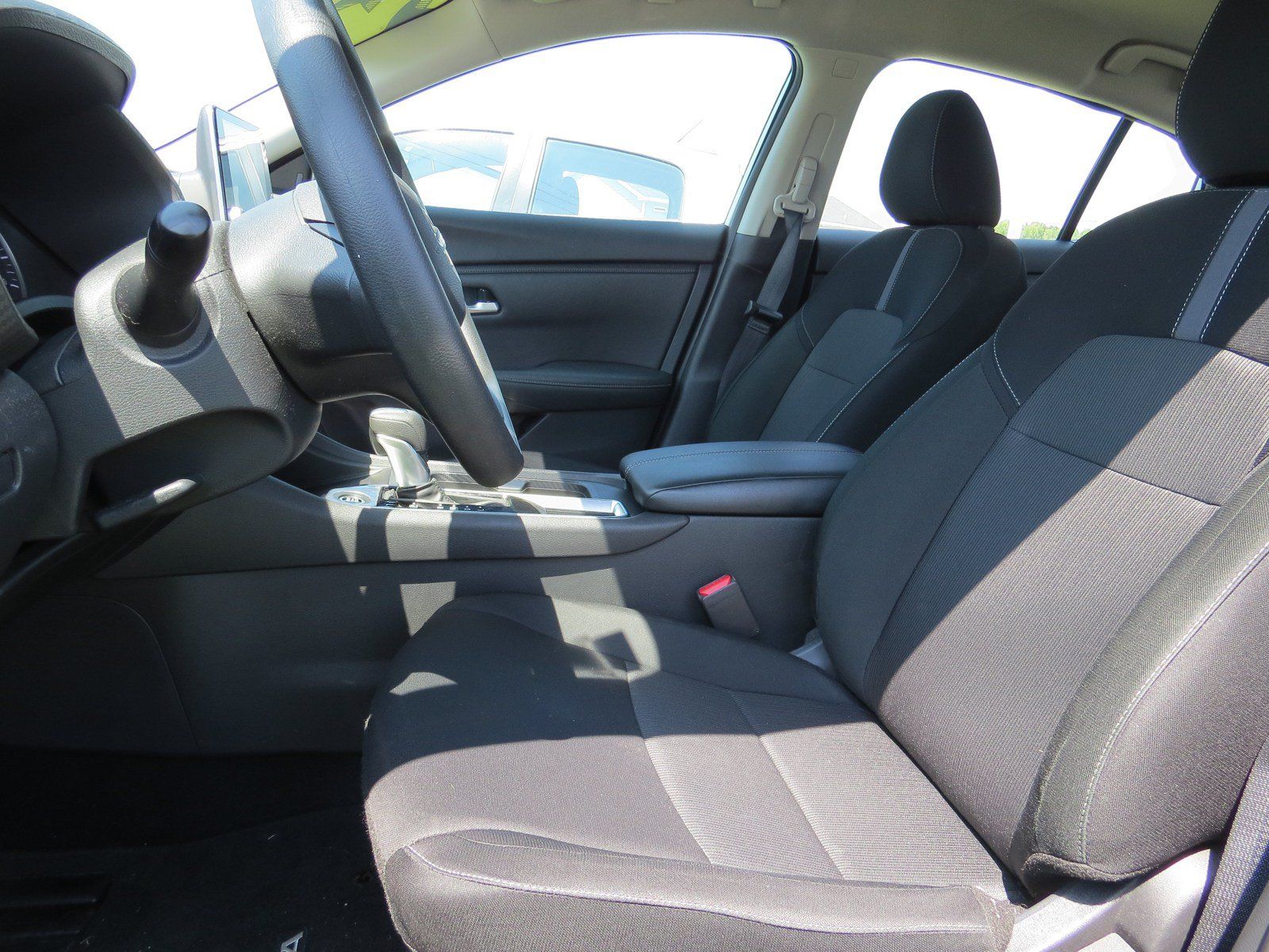 Used 2025 Nissan Sentra SV FWD image 10