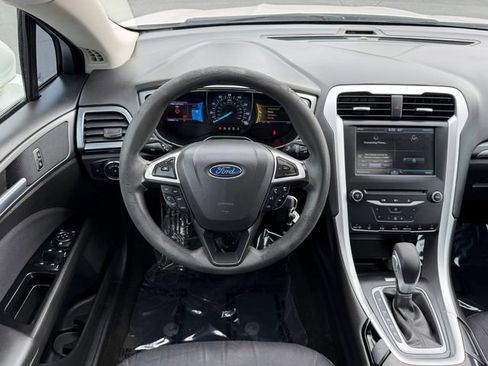 Used 2013 Ford Fusion SE FWD image 12