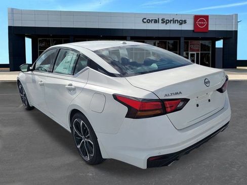 New 2026 Nissan Altima 2.5 SR w/ SR Premium Package FWD image 3