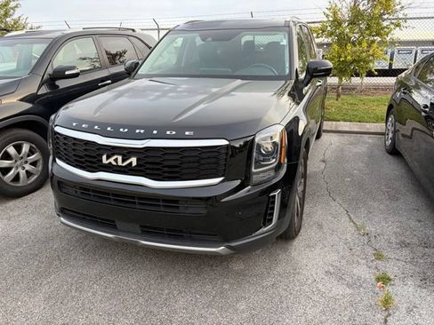 Certified 2022 Kia Telluride S FWD image 1