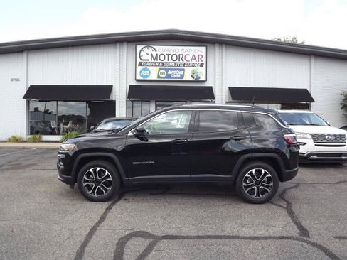 Used 2022 Jeep Compass Limited AWD/4WD image 2