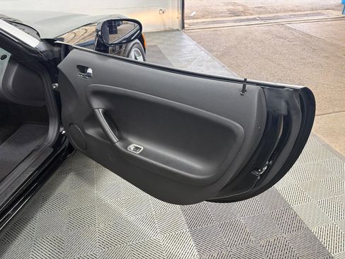 Used 2006 Pontiac Solstice Convertible w/ Premium Package image 9