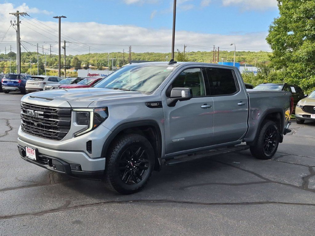 Used 2023 GMC Sierra 1500 Elevation w/ Elevation Premium Package AWD/4WD image 7
