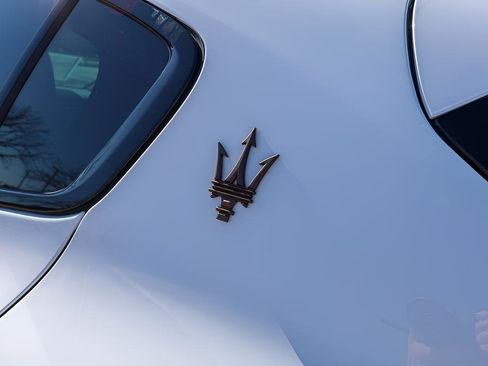 New 2025 Maserati Grecale Folgore image 30