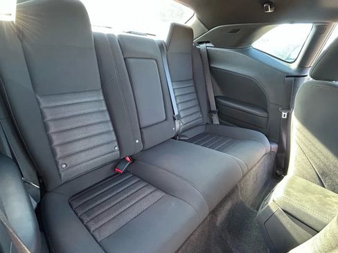 Used 2010 Dodge Challenger SE RWD image 10