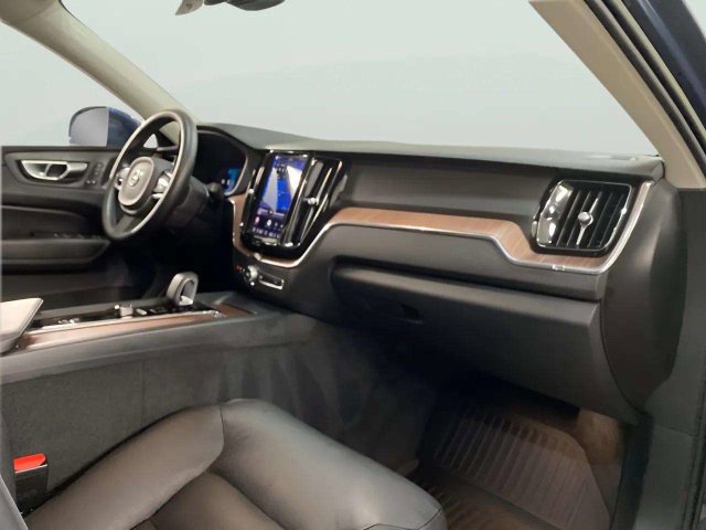 Used 2023 Volvo XC60 B5 Plus w/ Climate Package AWD/4WD image 25