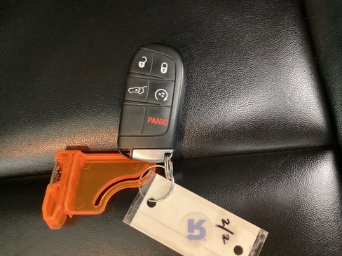 Used 2022 Jeep Grand Cherokee Limited image 31